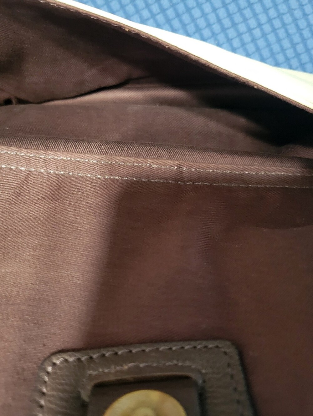 Fossil Leather Colorblock Crossbody Bag Black, Brown & Cream & Metal Key Charm - Picture 12 of 12